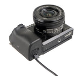 DC-Coupler für Sony Kameras mit NP-FW50 Akku-Dummy für permanente Stromversorgung über z.B. V-Mount Akku